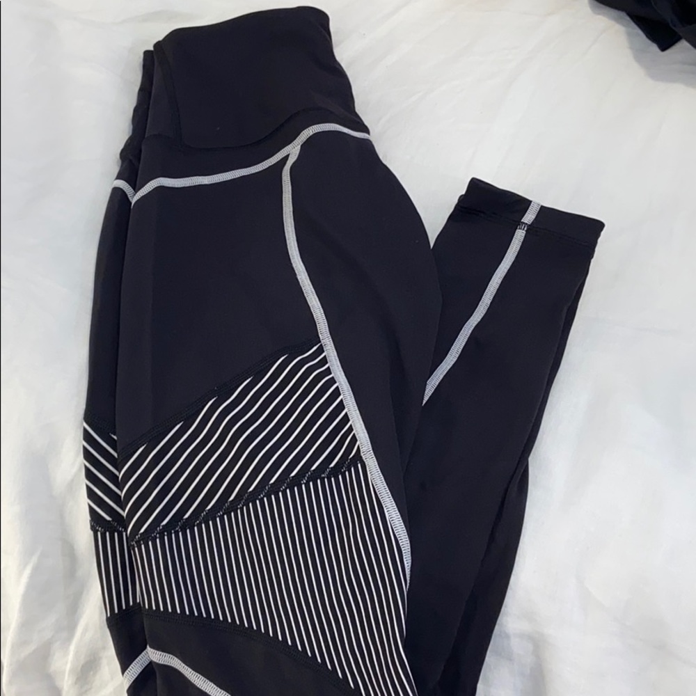 LIKE NEW LULULEMON LEGGINGS